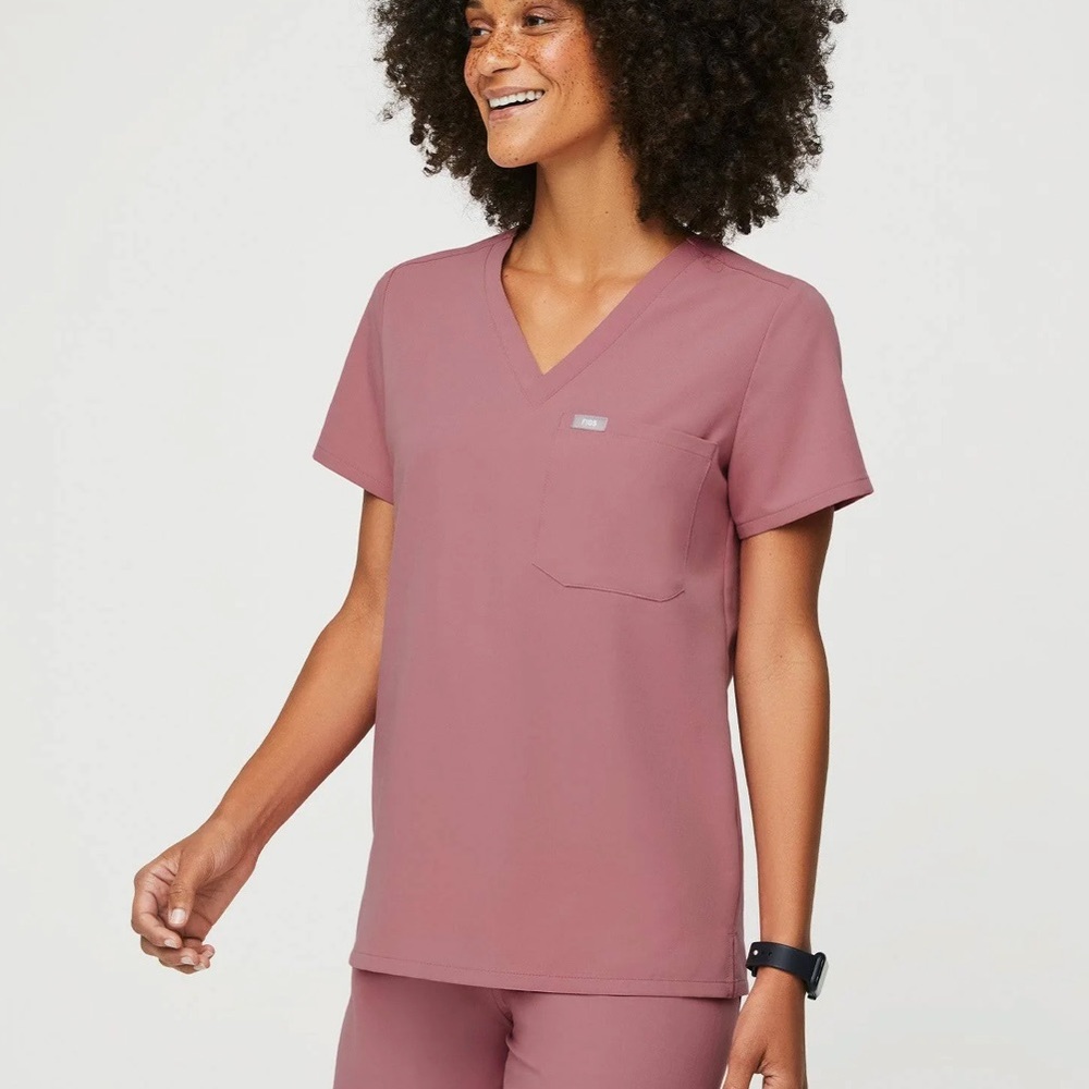 Figs one pocket scrub top